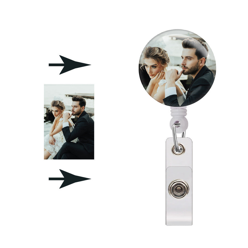 customizable 360-degree rotating alligator clip with an ID card holder